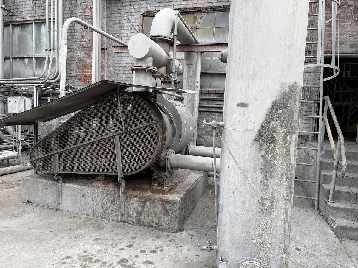 Used VOONER LP40V2 STAINLESS STEEL VACUUM PUMP