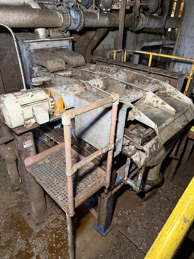 Used BIRD JOHNSON MDL. 24 VIBRATING SCREEN S/S