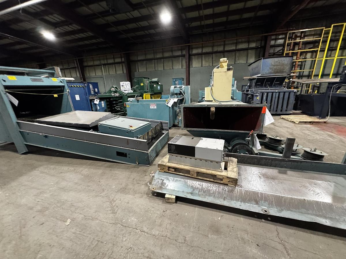 Used MAREN MODEL 72-S-0E-75 40HP HORIZONTAL AUTO-TIE BALER W/ MAREN MODEL 60 SHREDDER & CONVEYOR