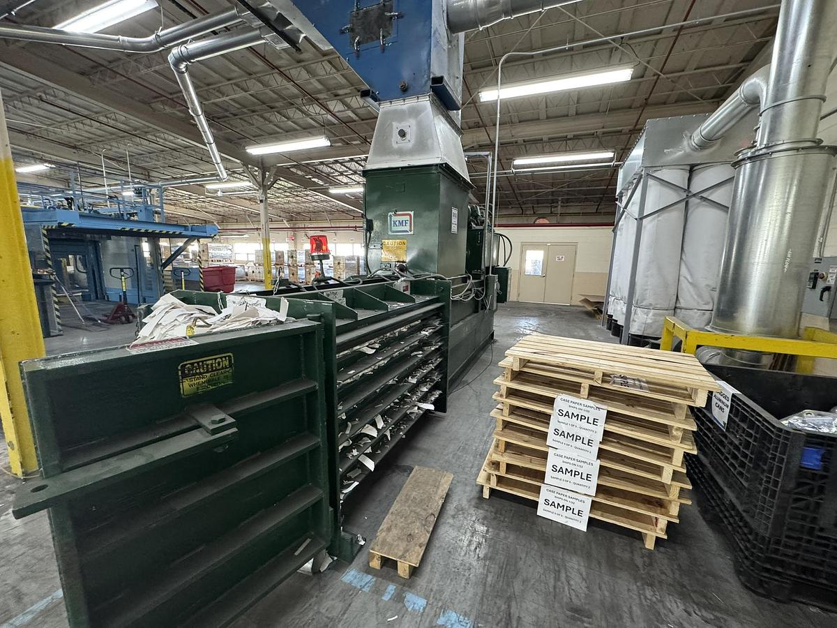 Used KMF HORIZONTAL CLOSED DOOR BALER