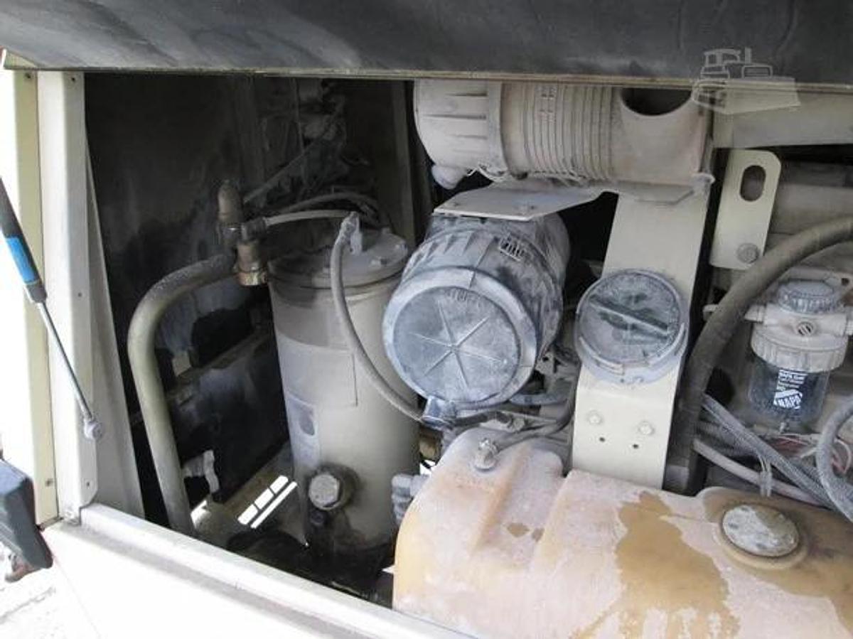 Used INGERSOLL-RAND MODEL P185WJD PORTABLE COMPRESSOR