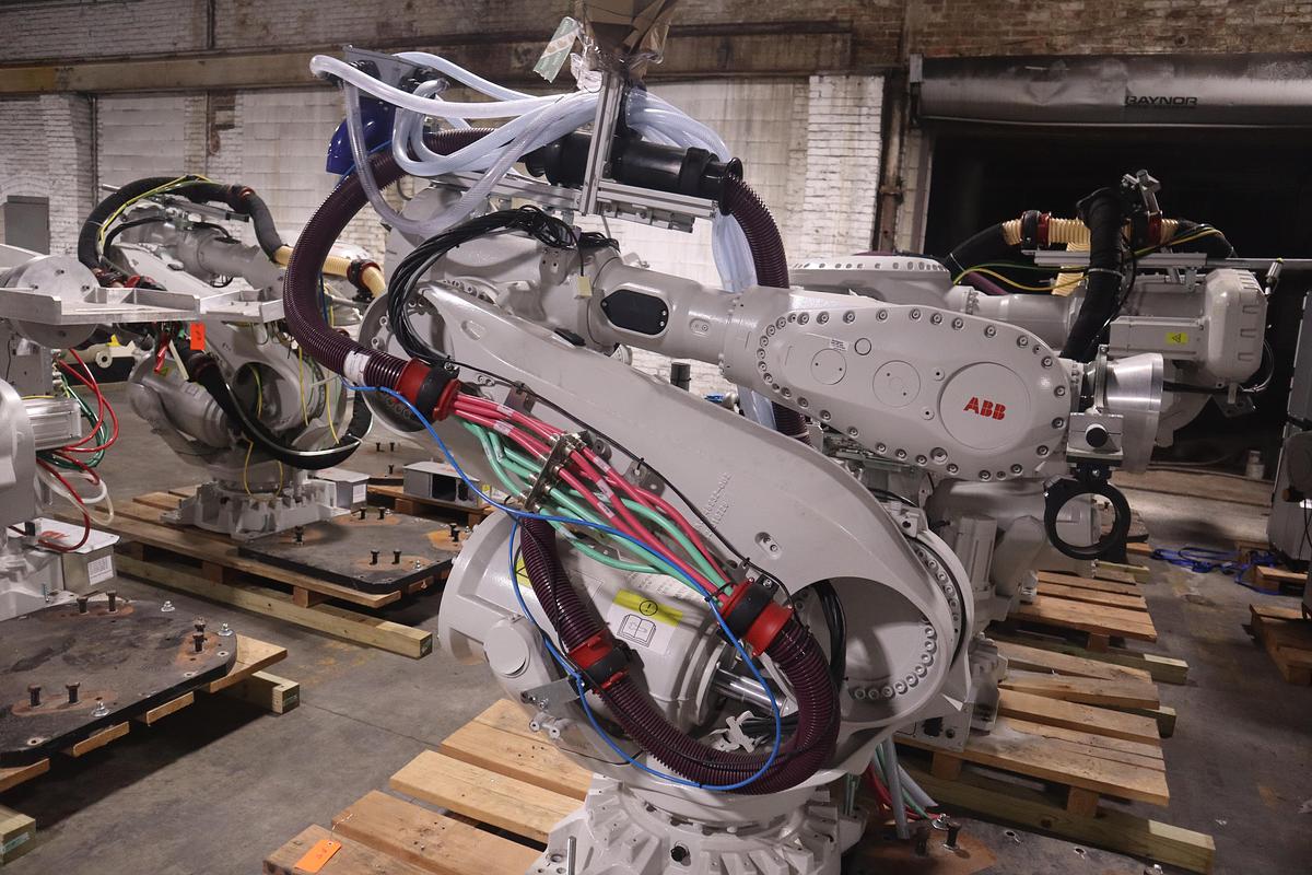 ABB MODEL IRB 6700-300/2.70 ROBOT 6-AXIS MANUFACTURED 2021