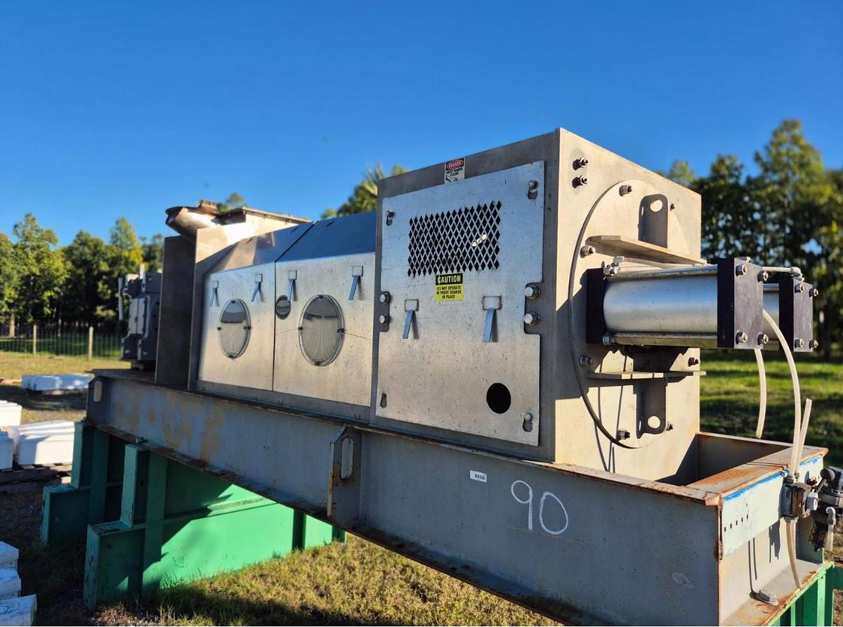 Used VINCENT CORPORATION MODEL VP-16 SS SCREW PRESS