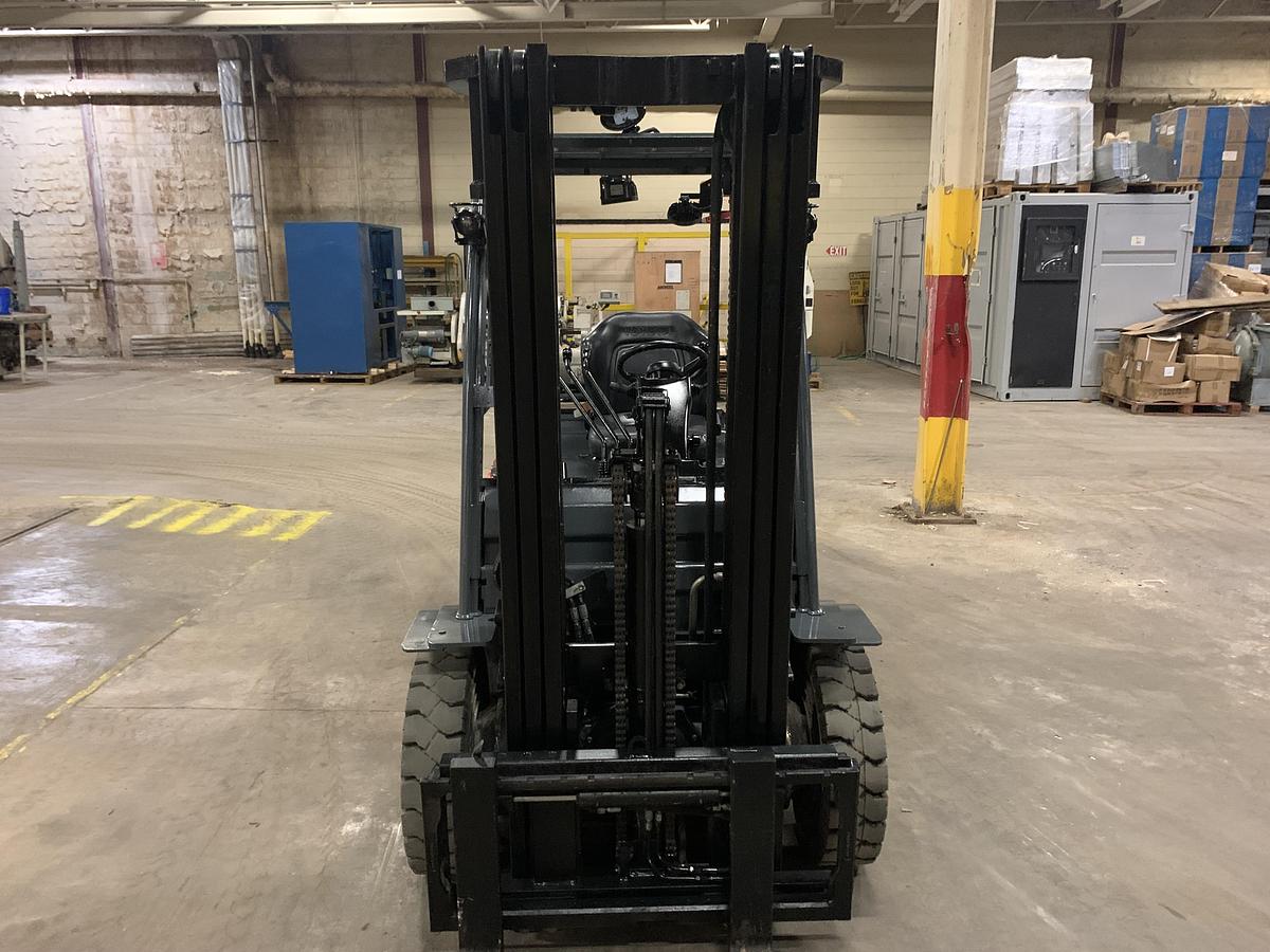 Used 5,000 lb. TOYOTA MDL 8FGU25  WITH SIDE SHIFT 2,100 HOURS 