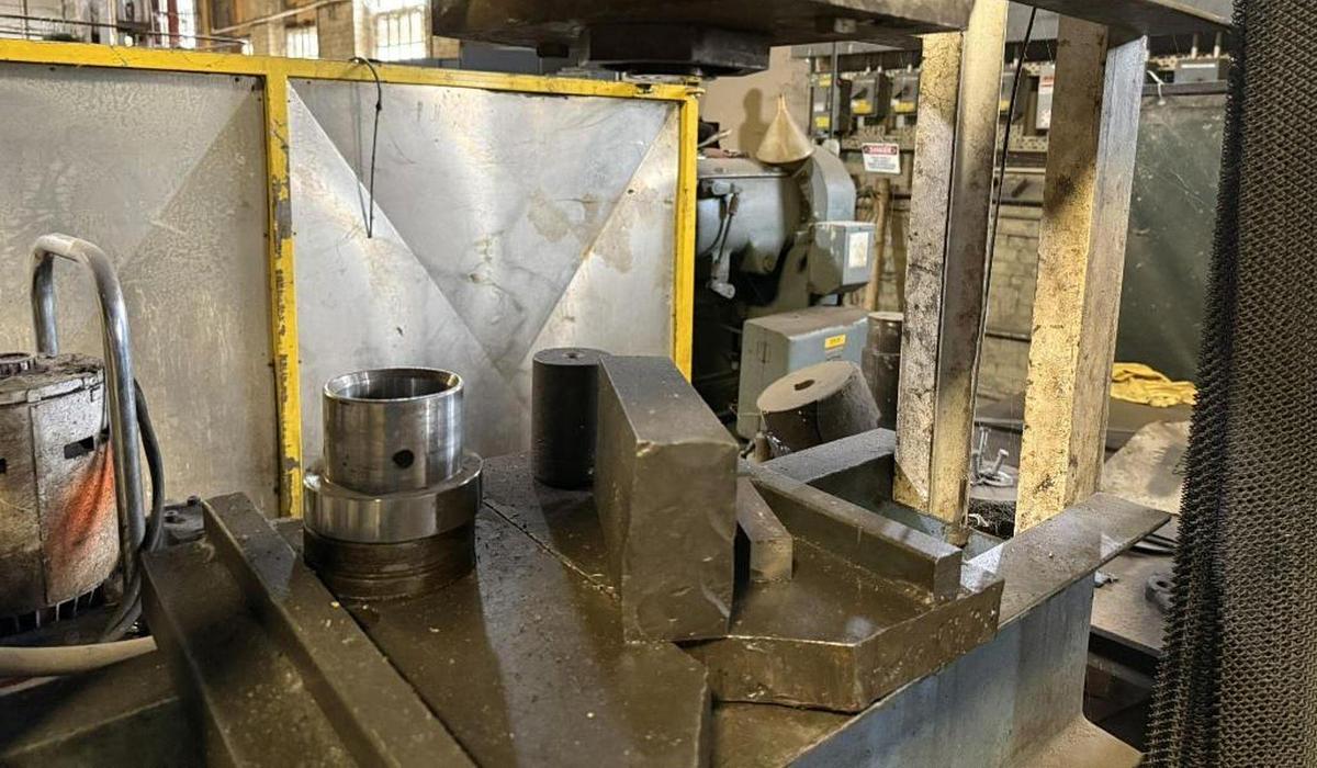 Used OTC 25 TON H-FRAME HYDRAULIC SHOP PRESS MODEL Y125