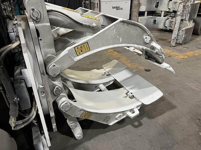 Used 12,000 POUND HYSTER S120FTPRS PAPER ROLL CLAMP TRUCK-PENDING AUC