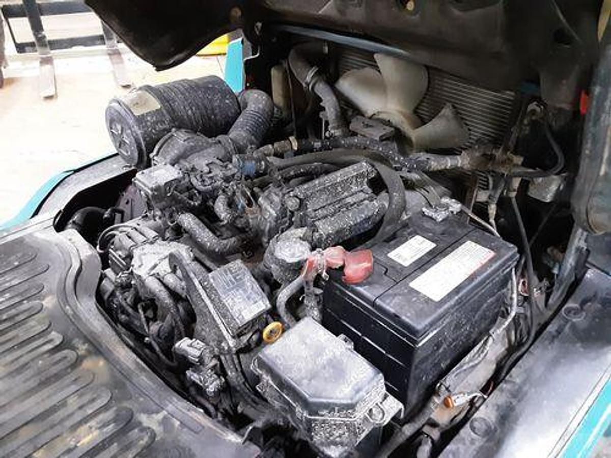 Used 14,000LB TOYOTA FORKLIFT MODEL 7FGCU70 2013 WITH VERY LOW HOURS