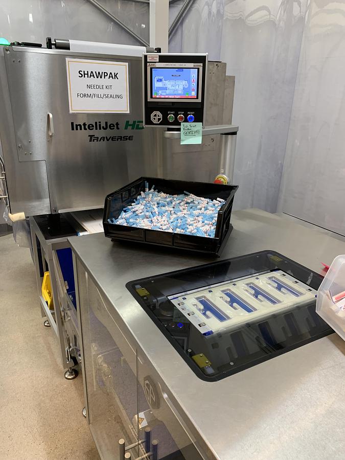 Used SHAWPAK (RIVERSIDE MEDICAL PACKAGING) 42-25 THERMOFORM MACHINE WITH 4 COLOR BELLMARK PRINTER