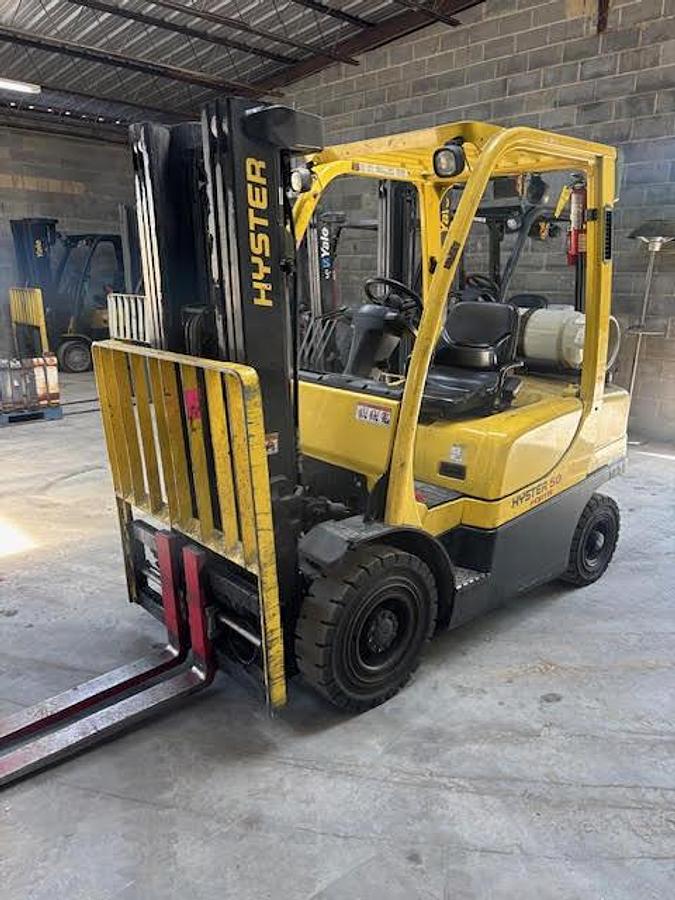 Used 5,000 LB HYSTER H50FT 89"LH/189"RH WITH BOLZONI SINGLE DOUBLE ATTACHMENT