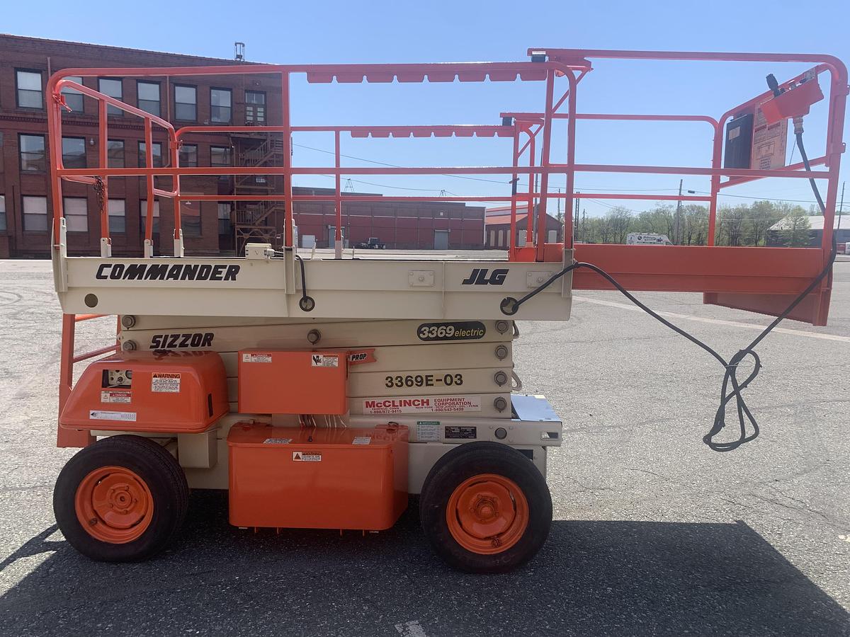 Used JLG MODEL 3369E SCISSOR LIFT ROUGH TERRAIN 33' MAX HEIGHT INTERNAL 48V ELECTRIC BATTERY