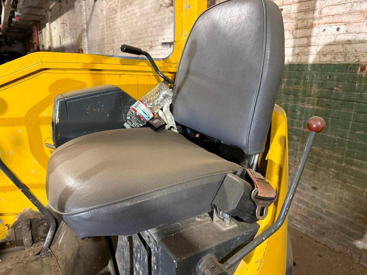 Used KOMATSU PC28VV ESCAVATOR