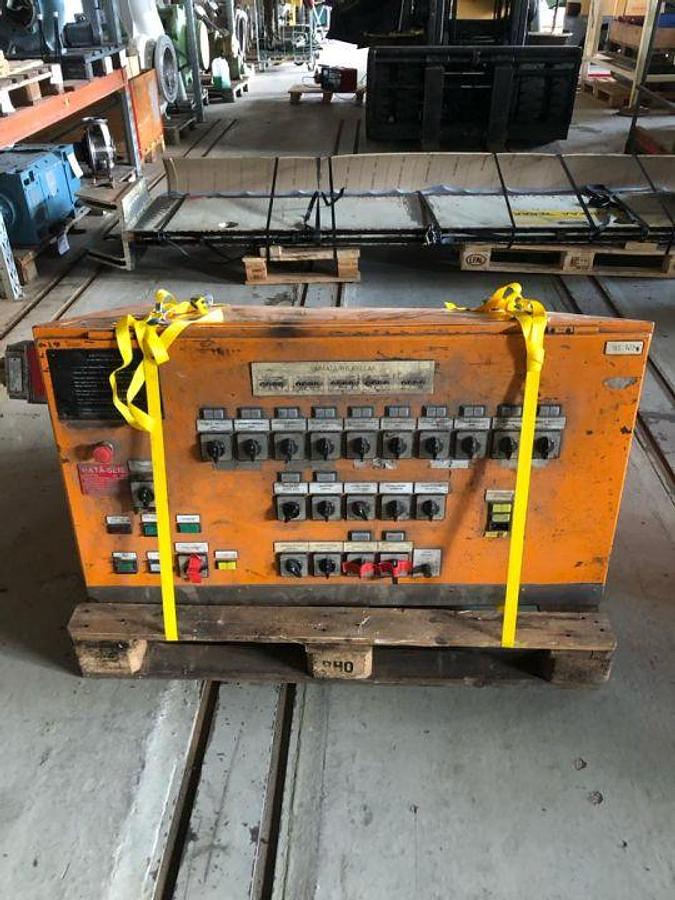 Used 118" (3000mm) WIDE JYLHAVAARA GUILLOTINE ROLL SPLITTER 60" DIAMETER