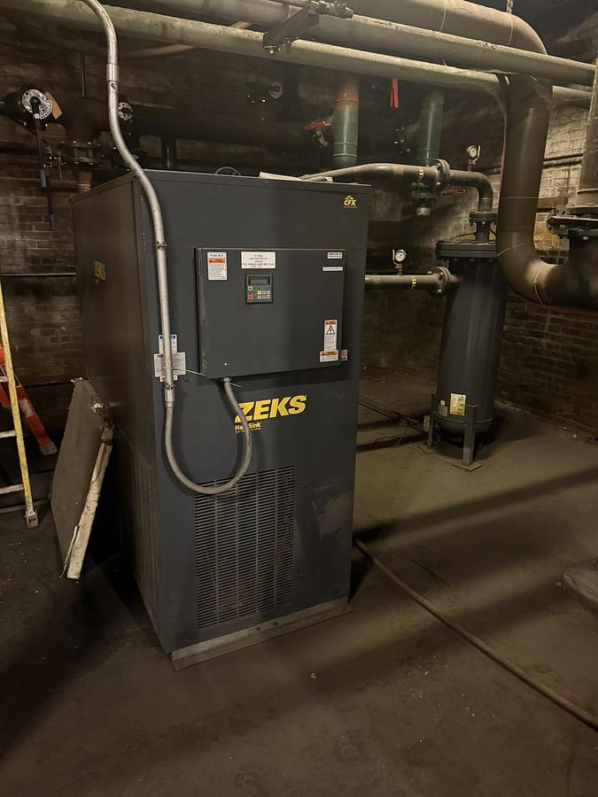 Used ZEKS 1200HSFA608N AIR DRYER
