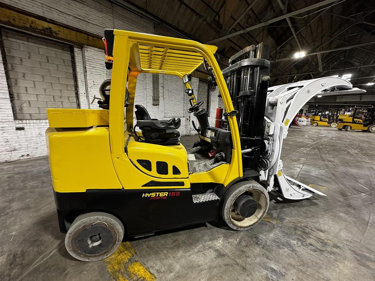 Used 15,500LB. HYSTER MDL S155FT WITH 84" CASCADE EXTRA HEAVY CASCADE PAPER ROLL CLAMP MFG 2019 SINGLE STAGE MAST LOW HOURS