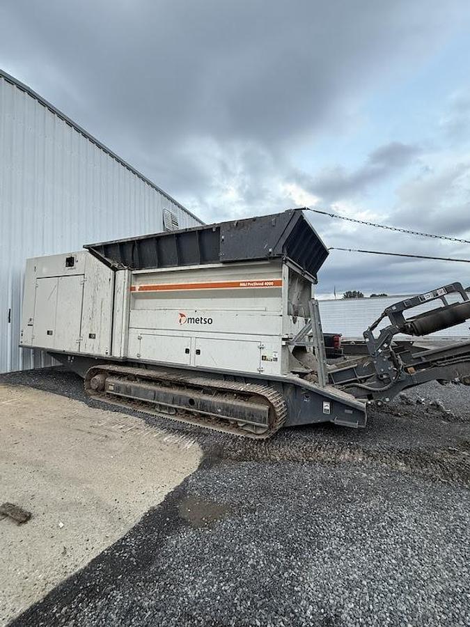 Used M&J PRESHRED 4000 HEAVY DUTY MOBILE SHREDDER 