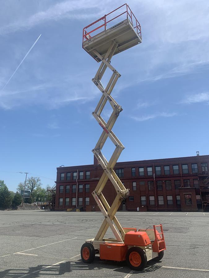 Used JLG MODEL 3369E SCISSOR LIFT ROUGH TERRAIN 33' MAX HEIGHT INTERNAL 48V ELECTRIC BATTERY