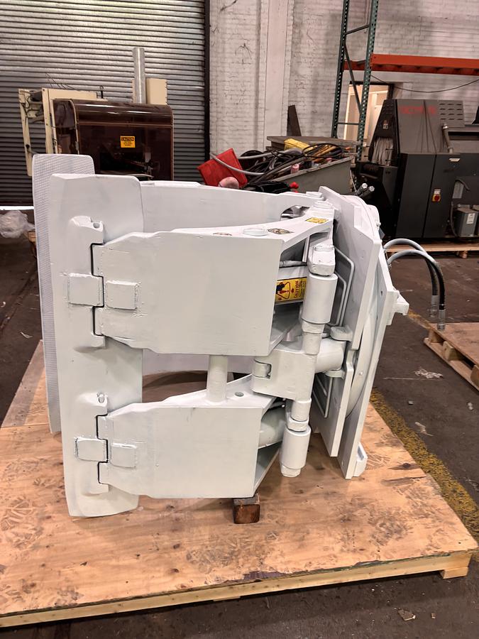 Used CASCADE MODEL 90F - RCS - 21 60" DIA. ROLL CLAMP