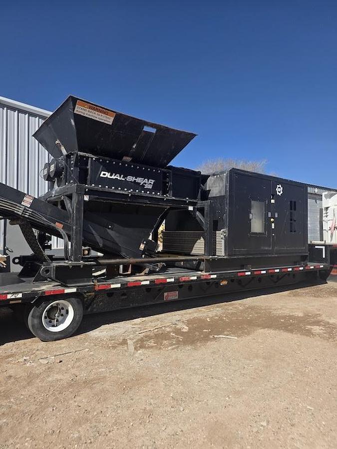 Used SSI DUAL SHEAR MODEL M120H SHREDDER 275HP WITH TRAILER & PETERBILT TRUCK