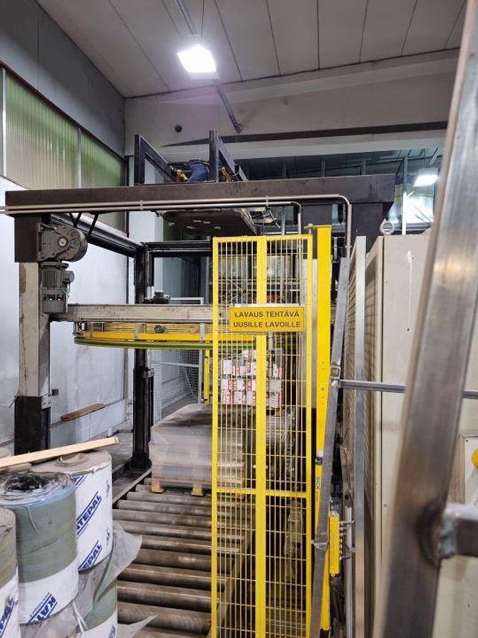 Used SIGNODE (HALOILA) OCTOPUS 1600 BTS PALLET WRAPPING LINE