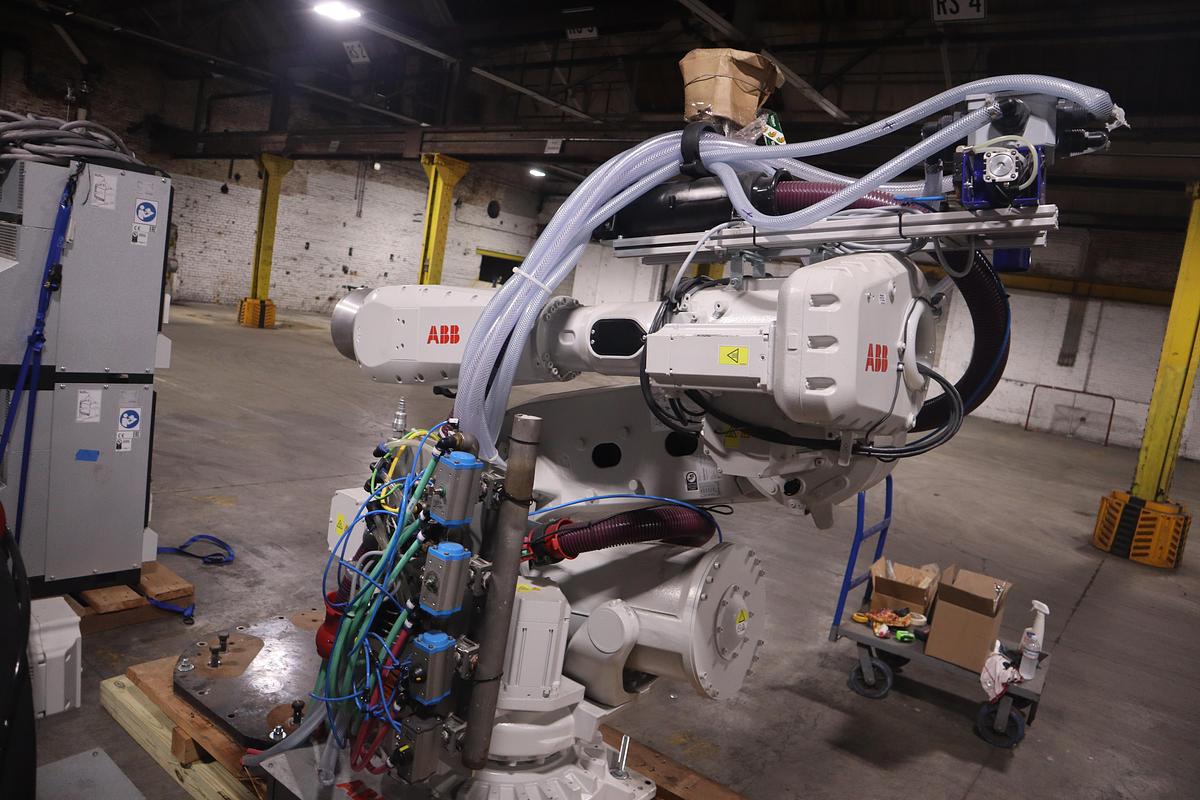 ABB MODEL IRB 6700-300/2.70 ROBOT 6-AXIS MANUFACTURED 2021