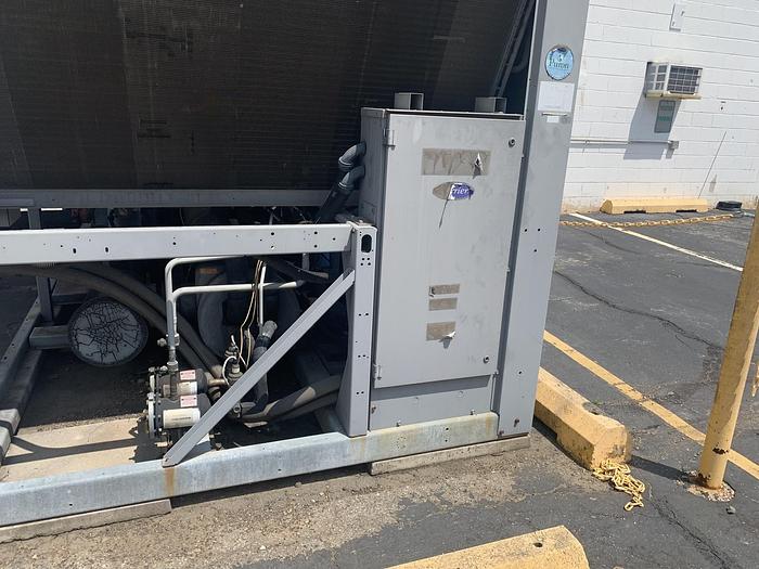 Used CARRIER CHILLER MODEL 30RBB1106-1-C-3