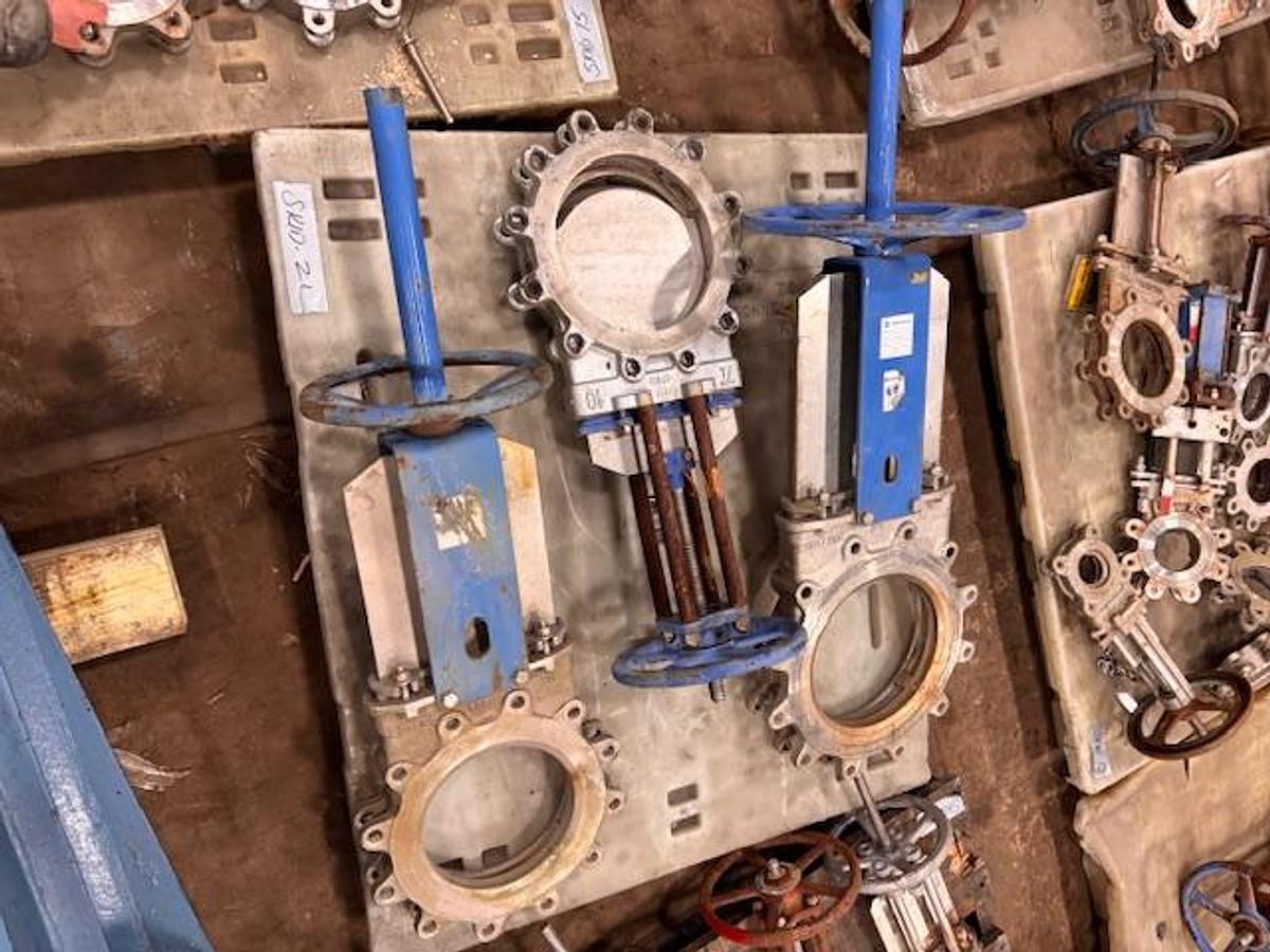 Used MANUAL STAINLESS STEEL SLIDE GATE VALVES LOT OF (13)