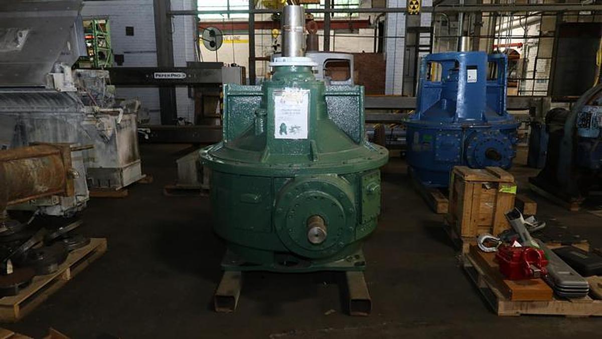 Used BLACK CLAWSON SIZE 4 PULPER DRIVE 4.37/1 RATIO STOREROOM SPARE