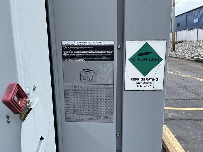 Used CARRIER CHILLER MODEL 30RBB1106-1-C-3