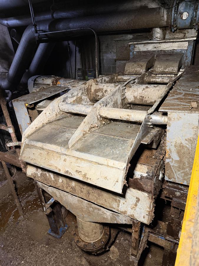 Used BIRD JOHNSON MDL. 24 VIBRATING SCREEN S/S