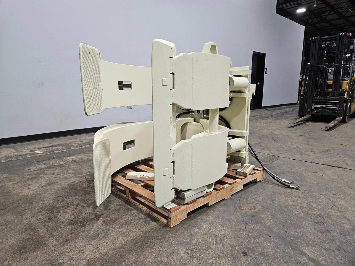 Used 72" CASCADE MODEL 100F-RDP-169 PAPER ROLL CLAMP MANUFACTURED 2021