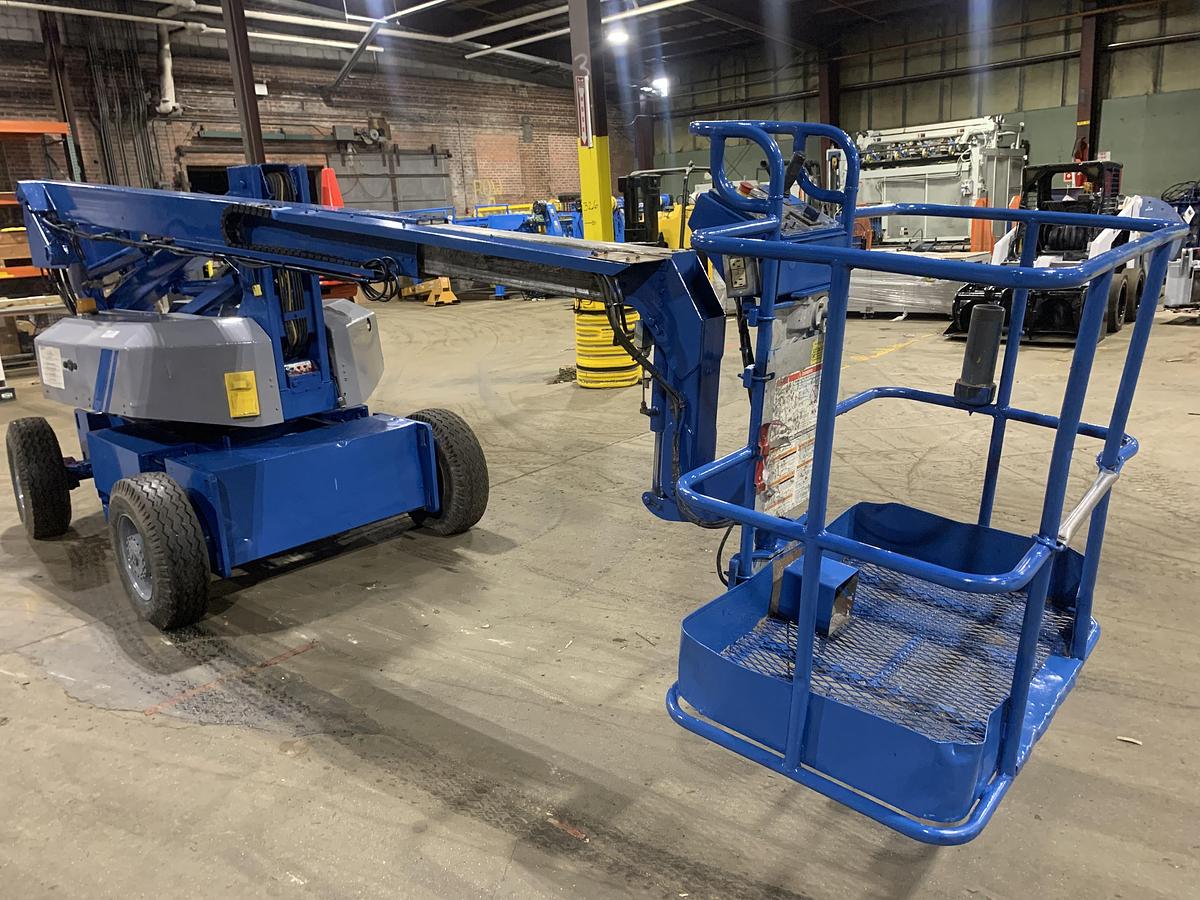 Used GENIE BOOM LIFT MODEL Z-30/20