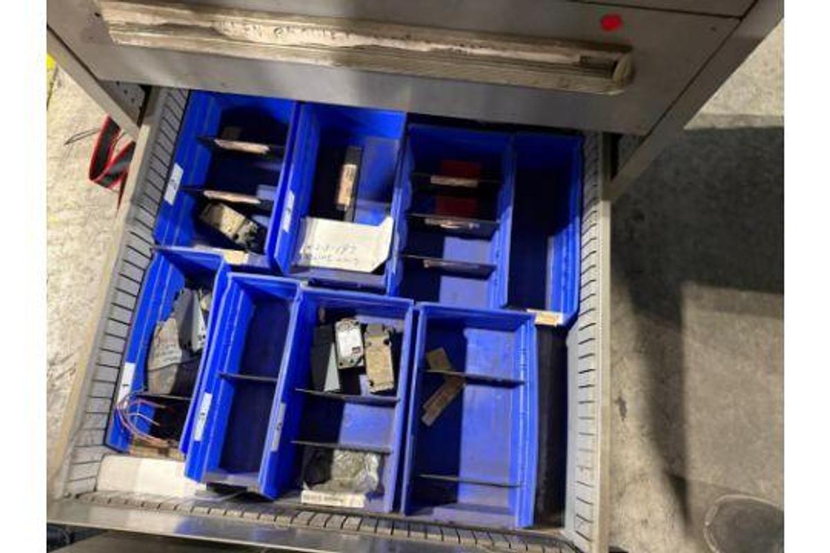 Used LYON 7 DRAWER TOOL CABINET CONTENTS NOT INCLUDED