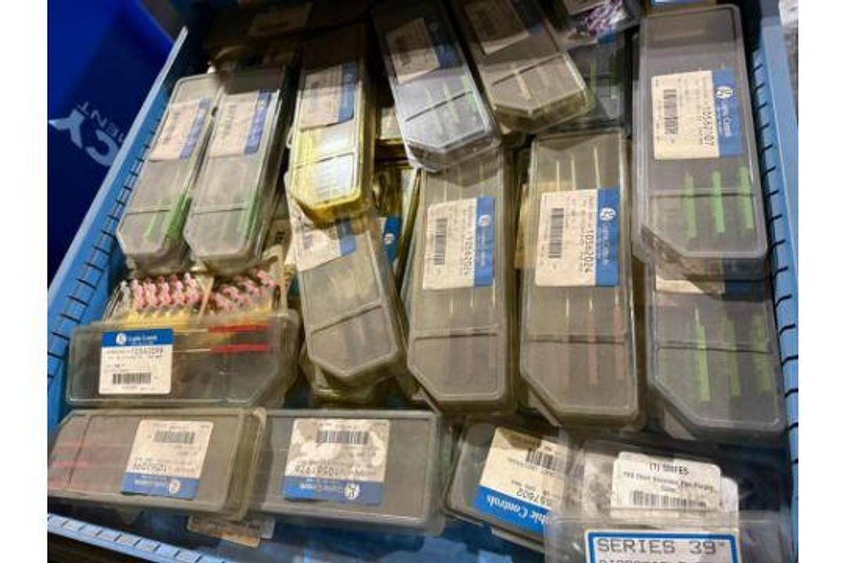 Used LYON 11 DRAWER TOOL CABINET CONTENTS NOT INCLUDED