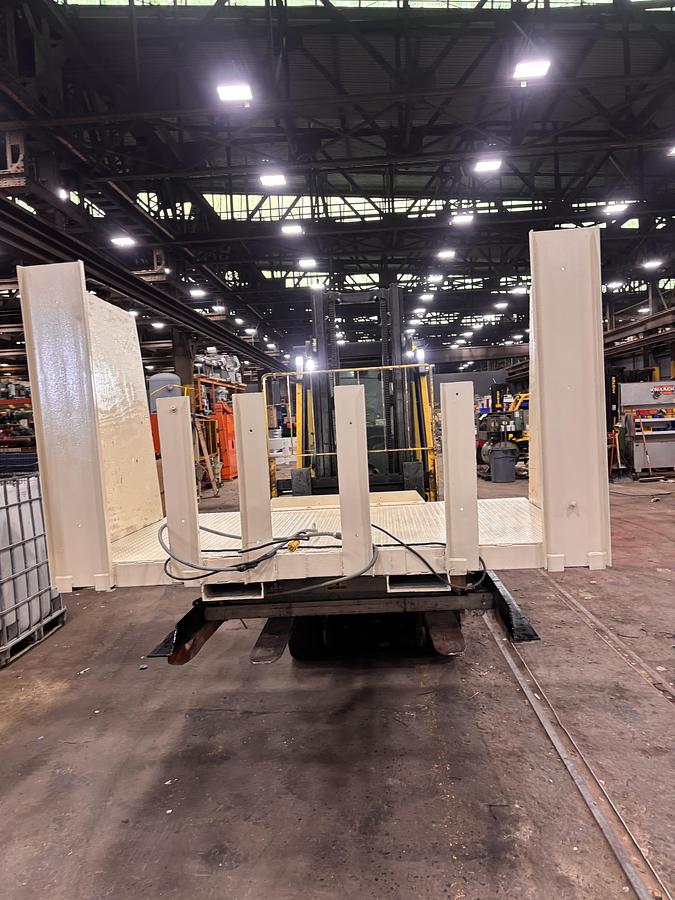 Used SOUTHWORTH SCISSOR LIFT TABLE 2,000 POUND CAPACITY 8'X4'X5'