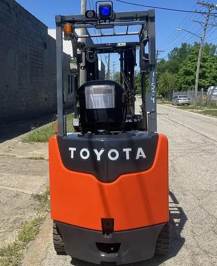 Used TOYOTA 8FBCU32 6500LB CAPACITY FORKLIFT 3-STAGE MAST WITH SIDE SHIFT 2019