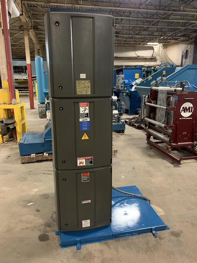 Used LANTECH Q300 PALLET STRETCH WRAPPER MANUFACTURED 2006
