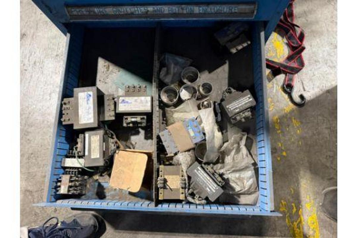 Used LYON 11 DRAWR TOOL CABINET CONTENTS NOT INCLUDED