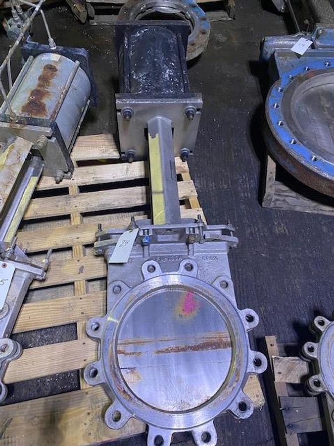 Used FABRI-VALVE 14" DIA. PNEUMATIC SLIDE GATE VALVE T-316 S/S