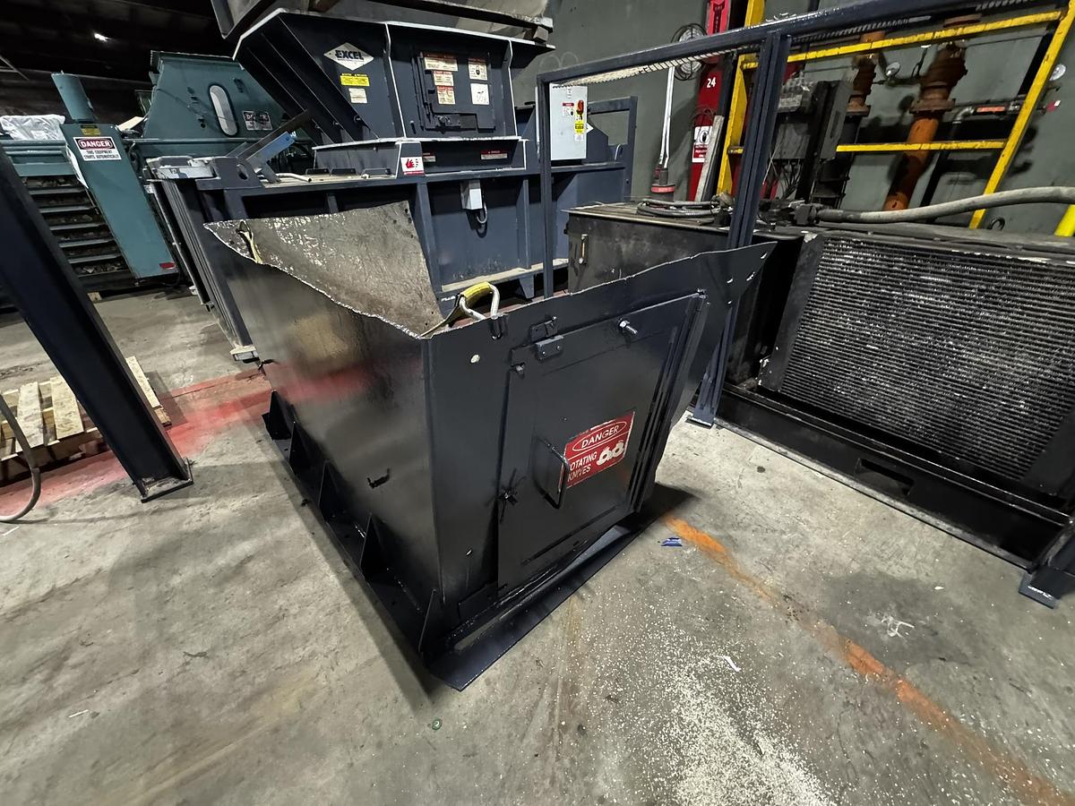 Used SHRED TECH MODEL ST-100 DUAL SHAFT SHREDDER 150HP