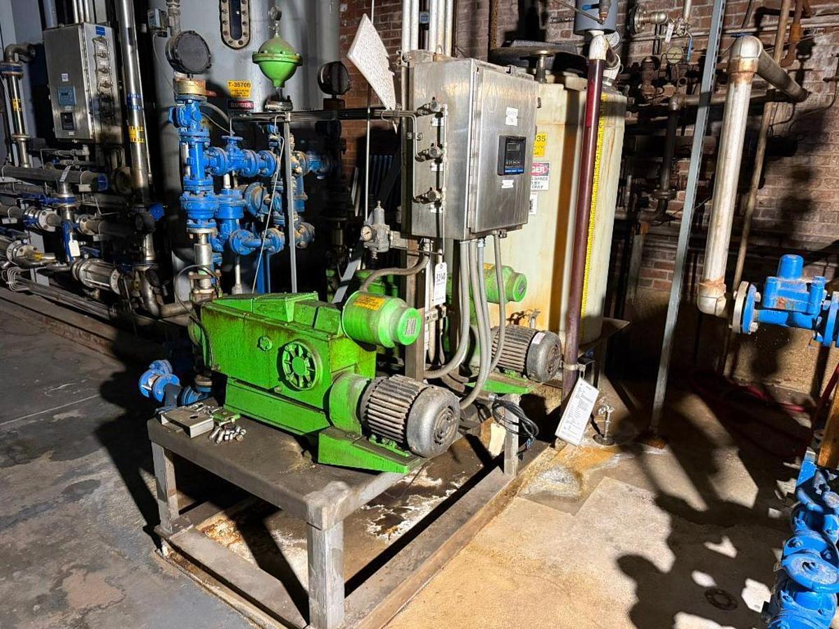 Used ELEVATED PUMP SKID WITH CONTROLER AND TANK