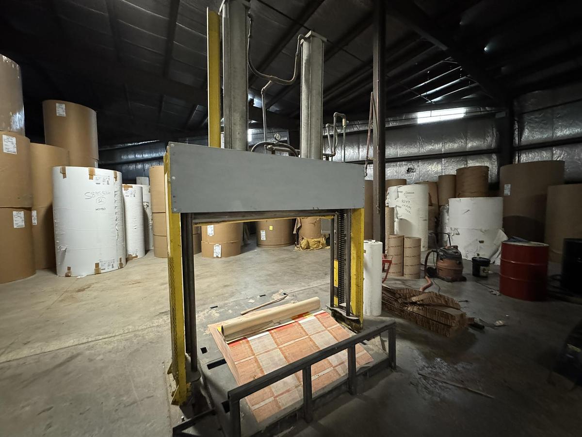 Used 42" WIDE PNEUMATIC ROLL SPLITTER 42" DIAMETERS
