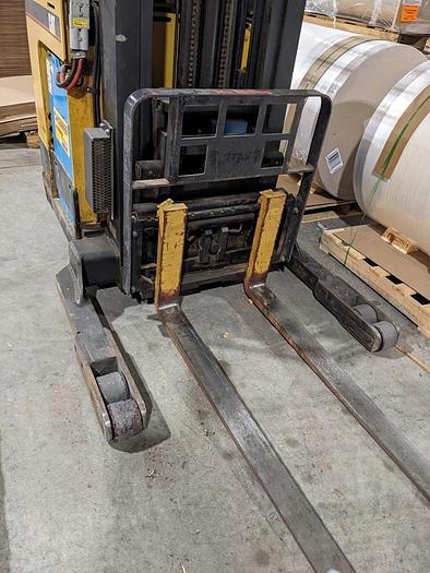 Used 4,500 POUND HYSTER NRR45 HIGH REACH FORKLIFT