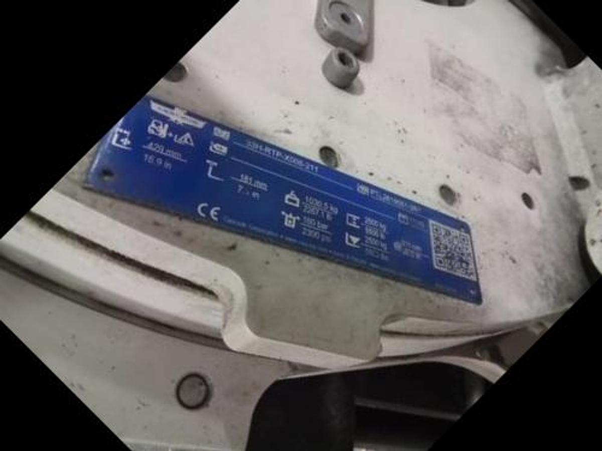 Used 72" CASCADE MODEL 33H-RTP-X005-211 CLASS III TISSUE ROLL CLAMP 