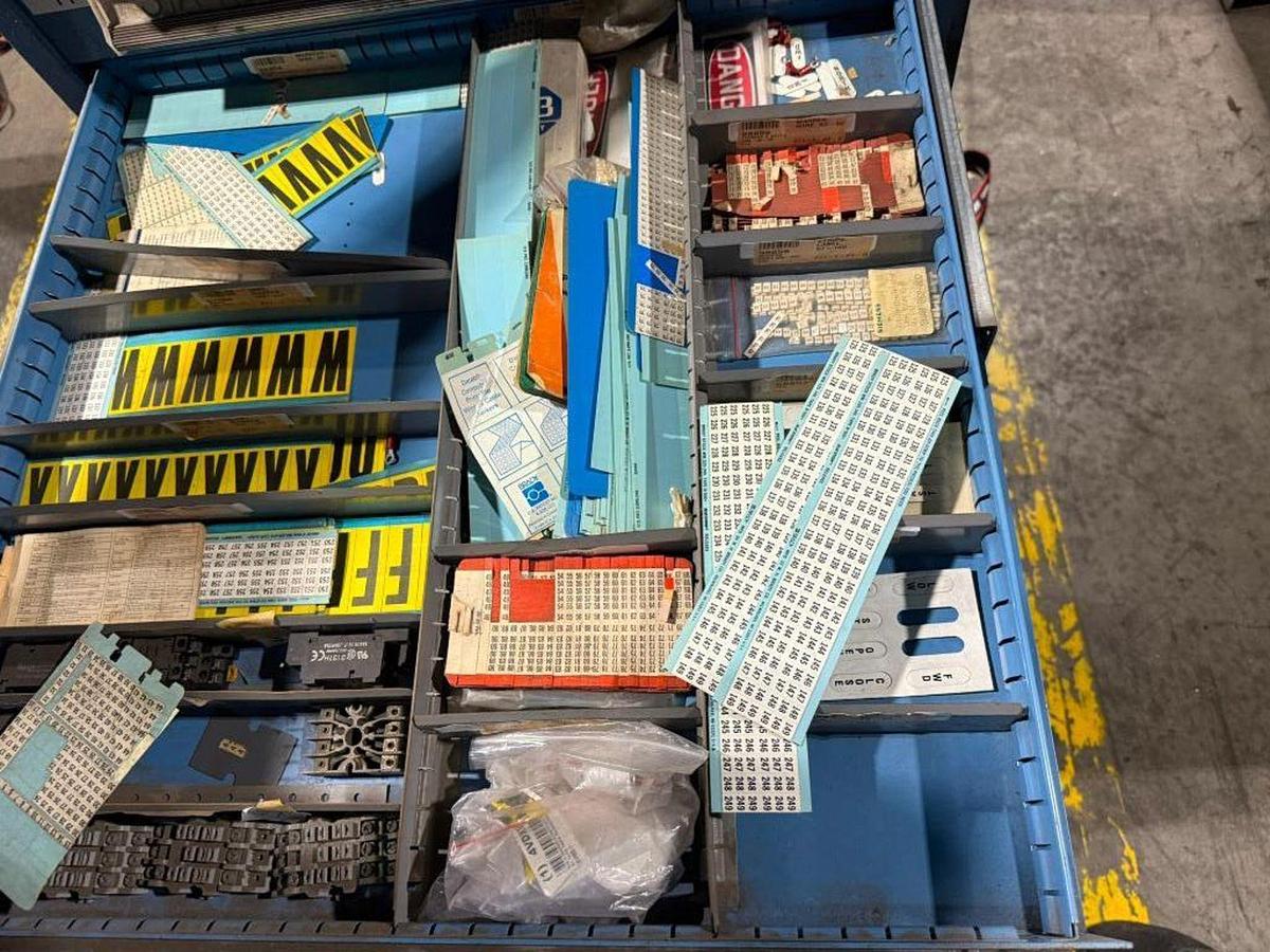 Used LYON 17 DRAWER 100L CABINET CONTENT NOT INCLUDED