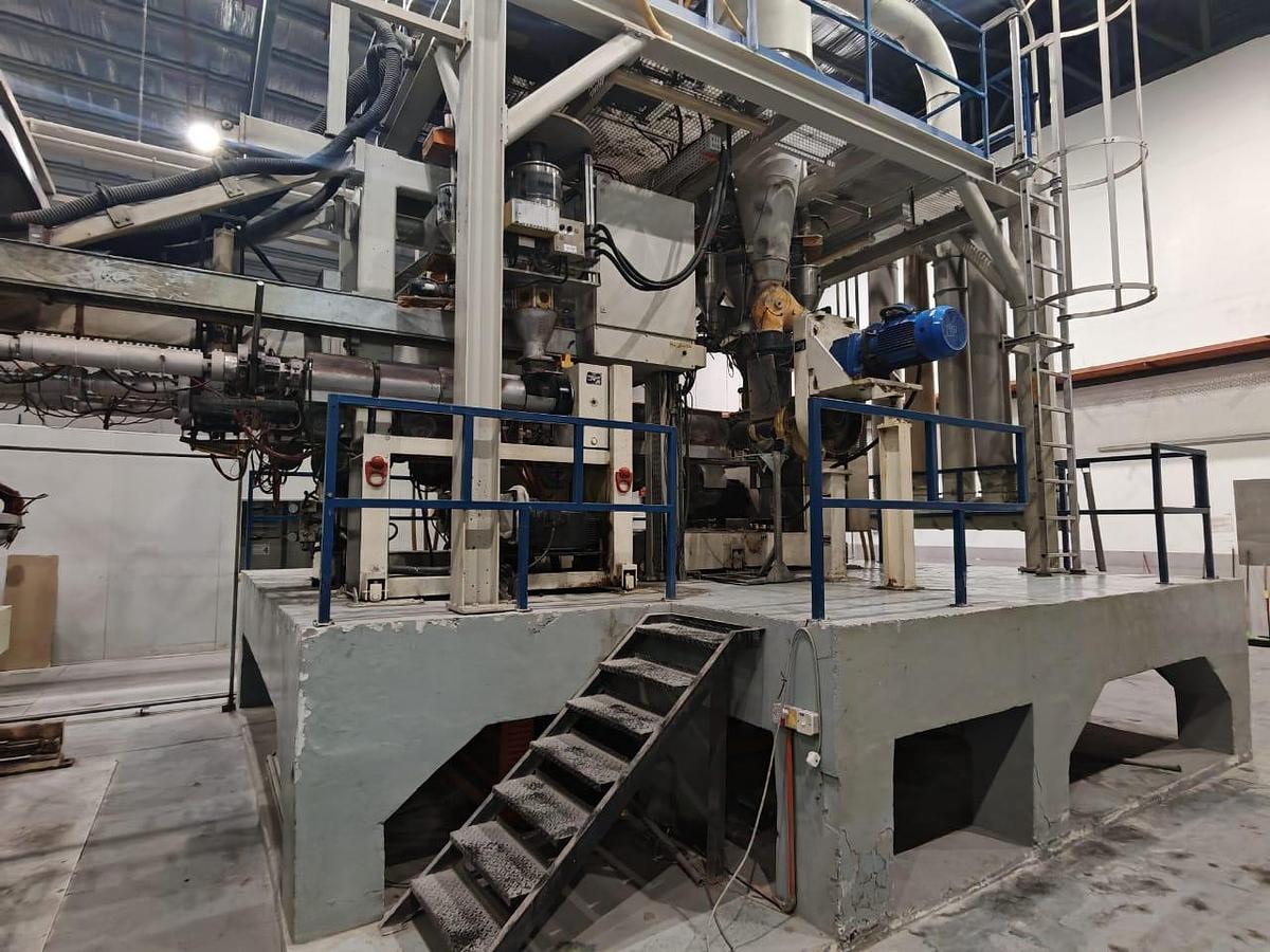 Used 86.6"(2200mm) WIDE REIFENHAUSER 5 LAYER CAST FILM LINE