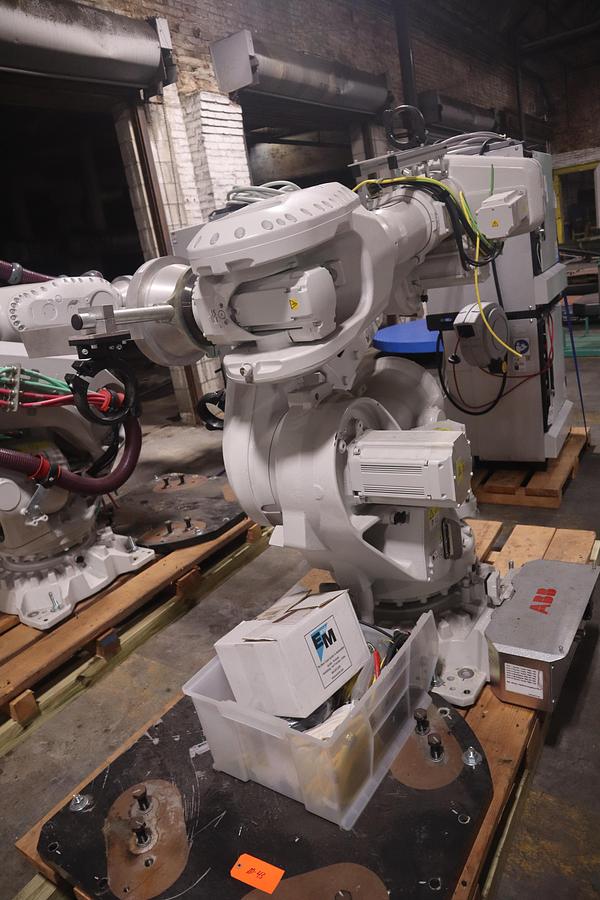 ABB MODEL IRB 6700-300/2.70 ROBOT 6-AXIS MANUFACTURED 2021