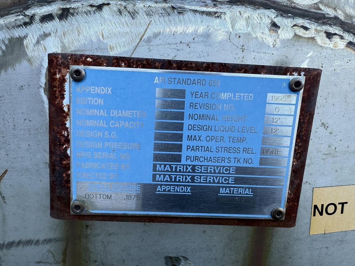 Used STAINLESS SLEEL TANK