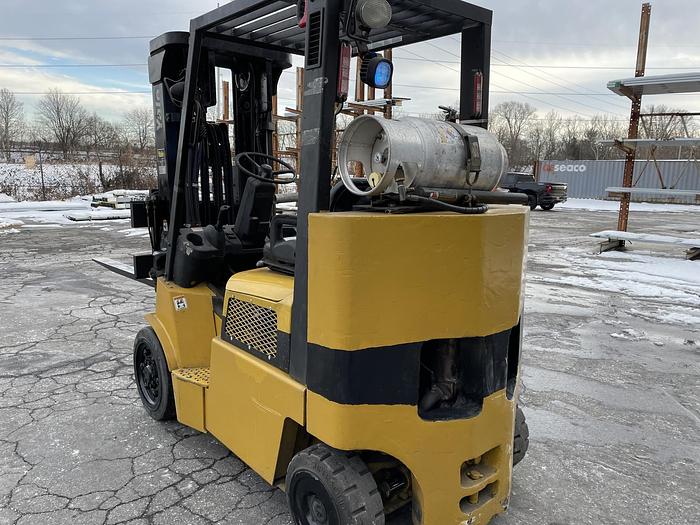 Used 8,000 POUND YALE MODEL GLC080LJNGAE088 FORKLIFT