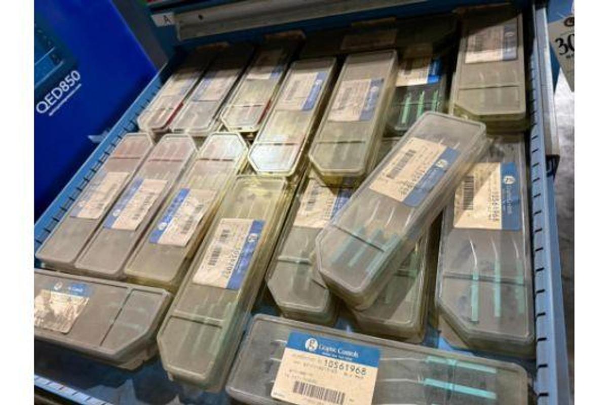 Used LYON 11 DRAWER TOOL CABINET CONTENTS NOT INCLUDED