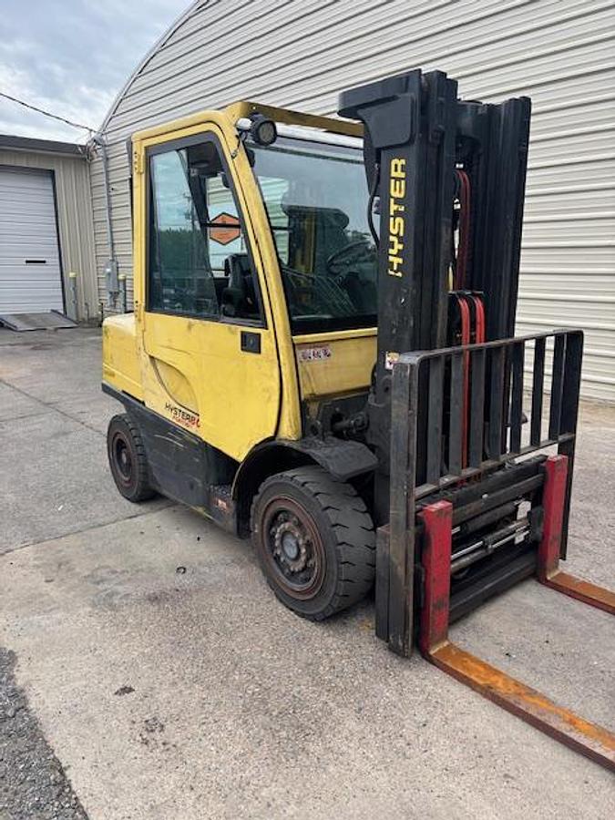 Used 8,000 POUND CAPACITY HYSTER H80 DIESEL FULL CAB WITH 4 WAY HYDRAULICS